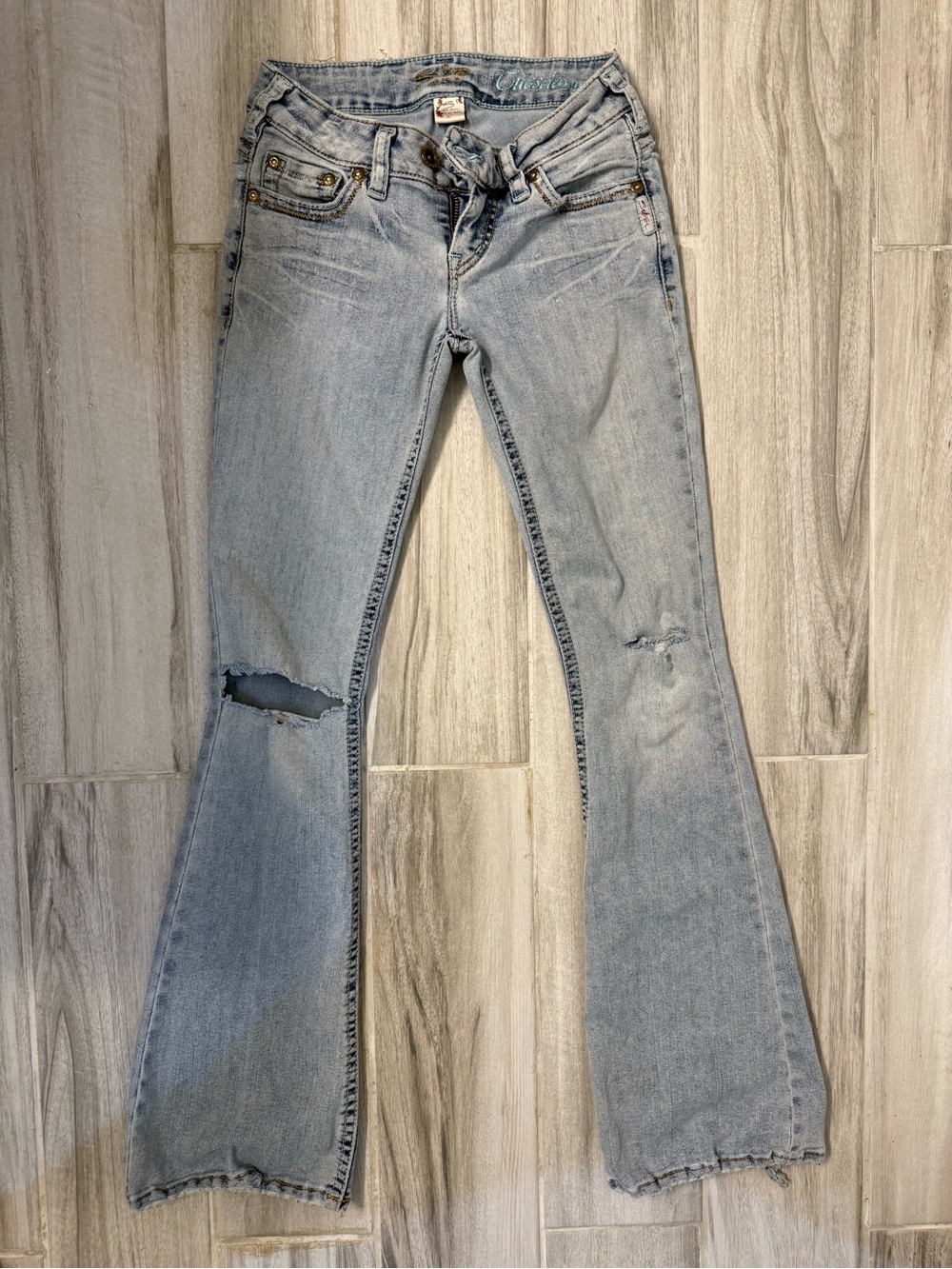 Y2K Silver Jeans Tuesday Low Rise Bootcut Size
25"x33"